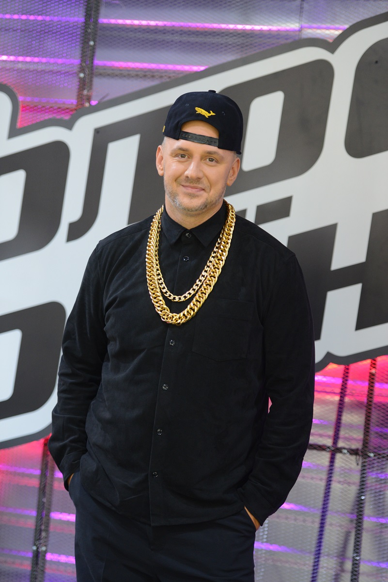 Беременная Катя Осадчая в мини, Тина Кароль в золоте и Джамала в белом платье: стиль звезд на шоу "Голос країни-7"